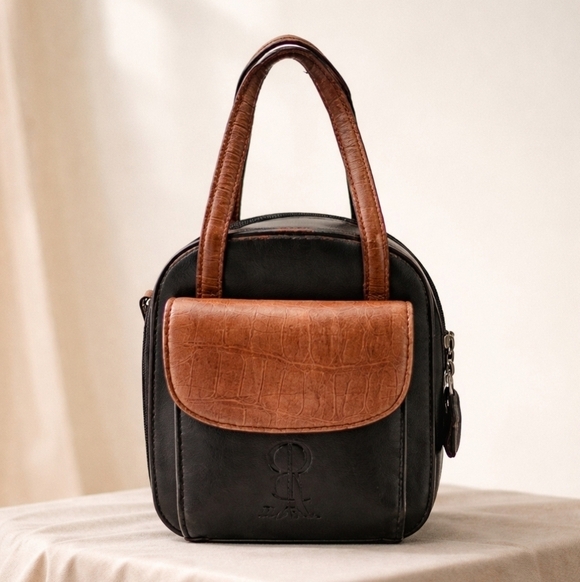 Bellrose Handbags - VTG Bellerose Leather Purse Two Tone - Black/Brown Compact W/ Pockets Compartmet